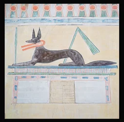 Anubis, Egyptische god van de doden, liggend op een sarcofaag, muurschildering in de Vallei Tempel van de Piramide van Menkaure, Oude Rijk, ca. 2613-2494 v.Chr.